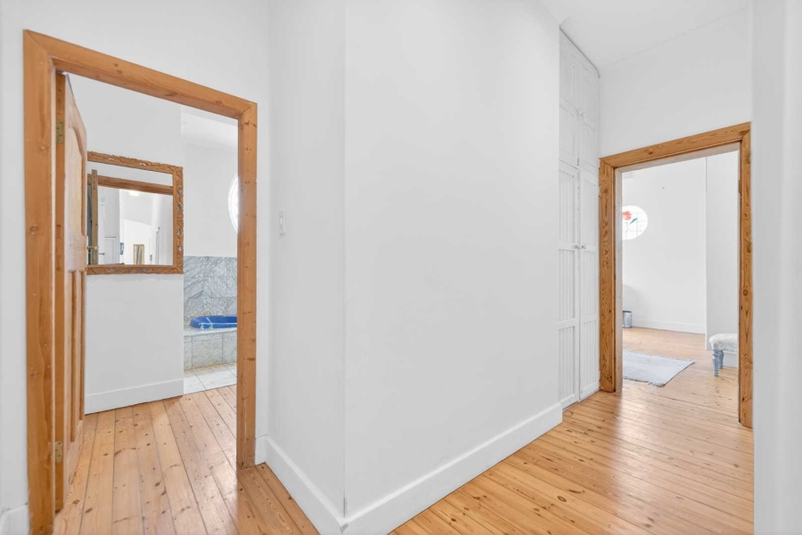 4 Bedroom Property for Sale in Tamboerskloof Western Cape